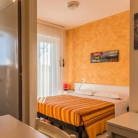 Nuova Graziosa 3* لينانو سابيادورو