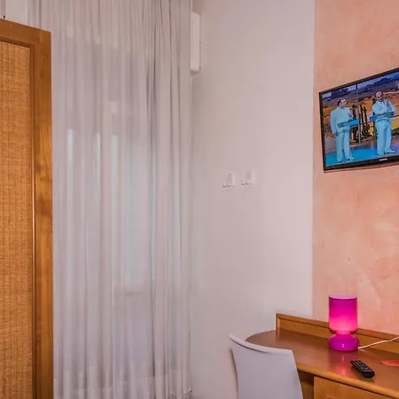 Nuova Graziosa لينانو سابيادورو